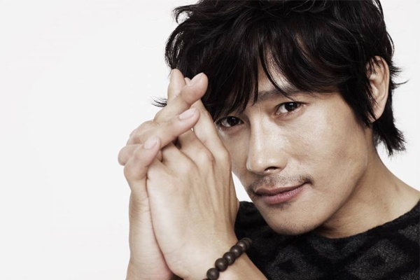 Lee Byung Hun phu nhan bi tong tien vi ngoai tinh hinh anh