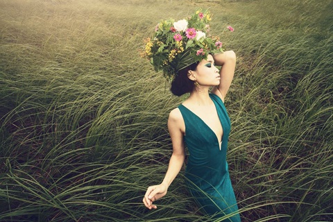 Ca sĩ Đồng Lan và album Rose (Hoa hồng) với những bài hát nhạc Pháp.