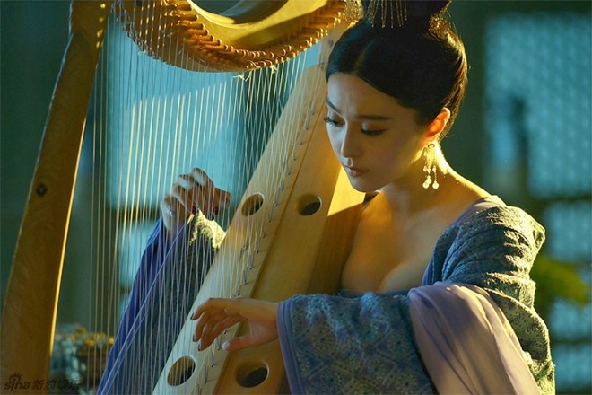 Pham Bang Bang tu kin dao den sexy trong phim co trang hinh anh