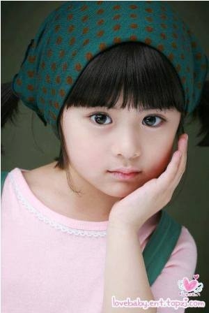 Joo Hye-rin nổi bật với đôi mắt tròn, to và trong vắt...