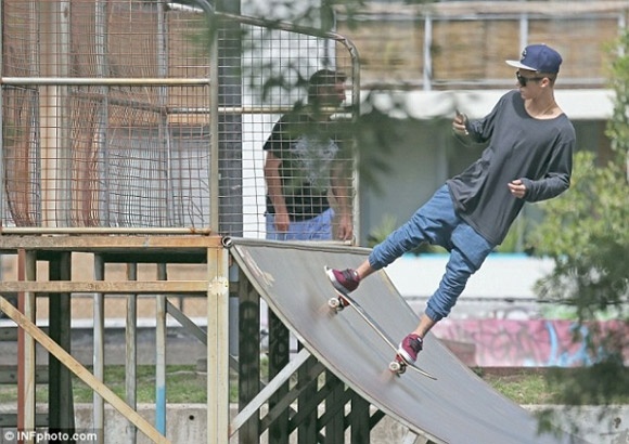 Anh chàng rất khoái tham gia các trò chơi mạo hiểm