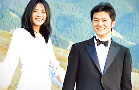 Lo thu Ly A Bang niu keo Vuong Phi truoc khi ly hon hinh anh