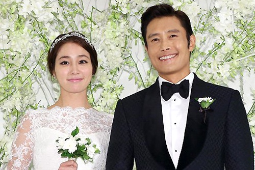 Lee Byung Hun bi gai bay tinh de tong tien hinh anh