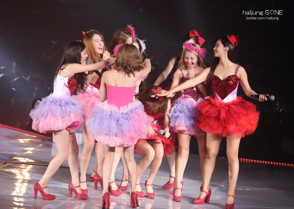 Jessica sinh ngày 18/4/1989, tên thật là Jeong Su-yeon hay Jung Soo Yeon.