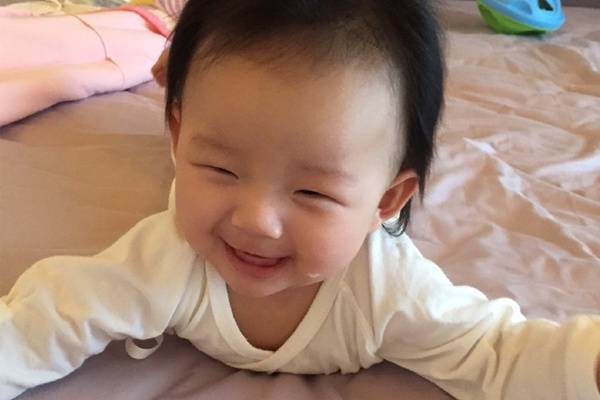 Tu Hy Vien khoe anh con gai dang yeu hinh anh