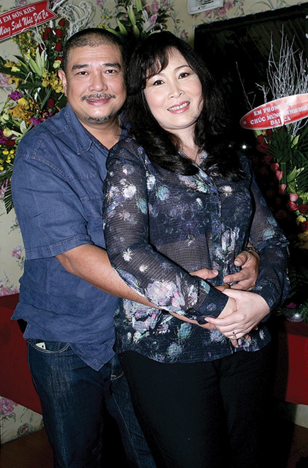 Hiện tài tử đang sống hạnh phúc bên nghệ sĩ hài Hồng Vân sau khi cả hai đều dang dở một lần đò. Mặc dù Lê Tuấn Anh ngày ấy và bây giờ đã khác biệt khá nhiều về ngoại hình nhưng sự hạnh phúc của tài tử ngày nào thực sự khiến nhiều người ngưỡng mộ. 