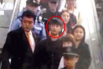 Ro tin Kim Soo Hyun bi bat vi mai dam hinh anh