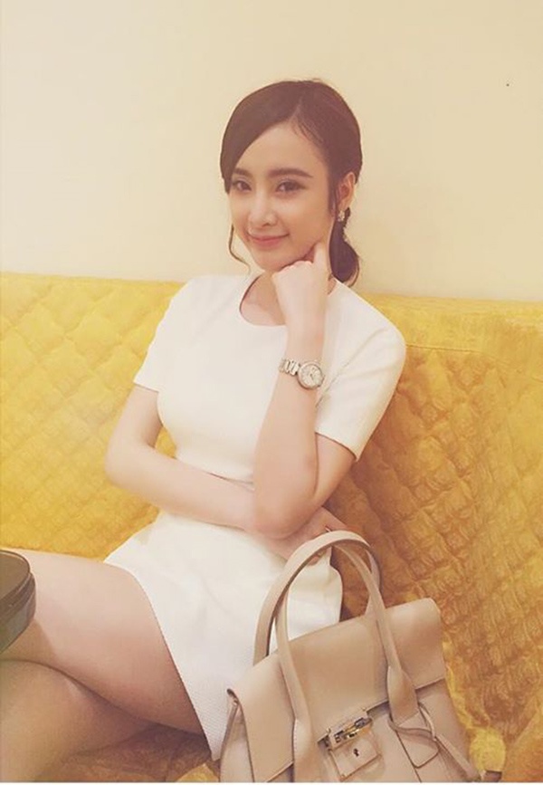 Angela Phương Trinh khoe đồng hồ 400 triệu đồng