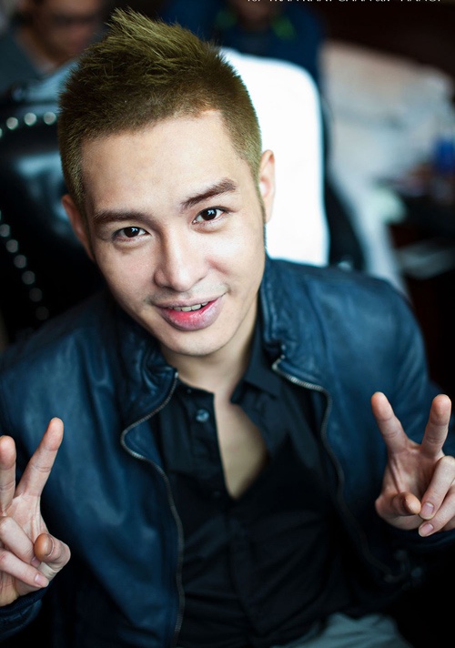 Trước bão scandal, Hoàng Hải chọn cách im lặng để vượt qua. 