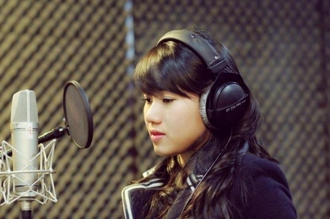 Ba ke con nghe - Thuy Chi hinh anh