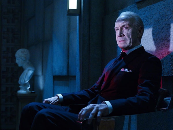 Hiện tại Jonathan đang xuất hiện trong TV series “The Strain” với vai Eldritch Palmer - vị triệu phú vì sự bất tử mà bán linh hồn và thề xác cho Chúa Tể (The Master).