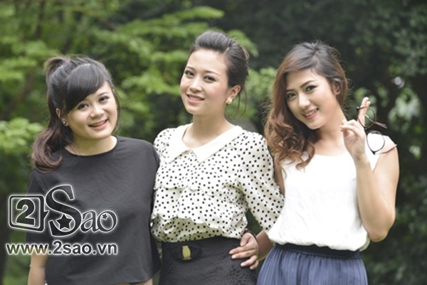 Vào vai 3 cô con gái của NSƯT Công Lý (vai ông Lâm) trong phim Khi đàn ông góa vợ  bật khóc là 3 nữ diễn viên trẻ cùng tên Trang: Trang Moon  - Quỳnh Trang -  Thu Trang  (từ trái sang phải).