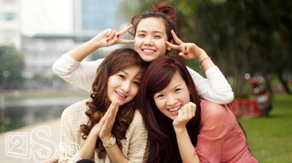 Đan Lê vào vai Ái Vân, một cô gái thông minh, hiếu thảo nhưng cuộc đời gặp lắm truân chuyên. Thủy (Thanh Huyền) là cô bạn tri kỉ của Ái Vân, luôn bên cạnh Vân  trong mọi hoàn cảnh khó khăn, vất vả. Còn hot girl Huyền Lizzie thủ vai Xoan  - một cô vợ lúc nào máu ghen cũng bốc nghi ngút.