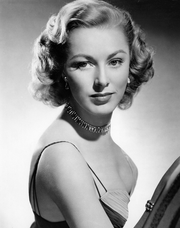 Vẻ xinh đẹp hoàn mỹ của giai nhân Joan Fontaine