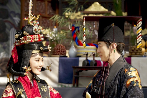 Dam cuoi nhu phim co trang cua Chae Rim hinh anh