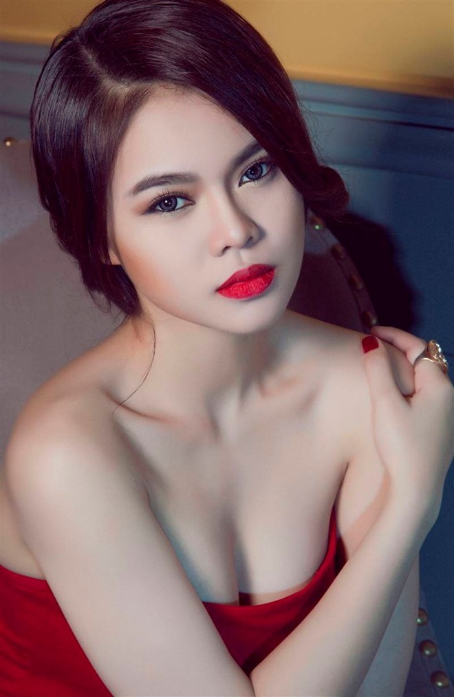 Giang Hồng Ngọc sở hữu ngoại hình sáng sân khấu