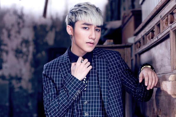 Cuoc chien 'bat phan thang bai' cua 3 ca si hot nhat Vpop hinh anh