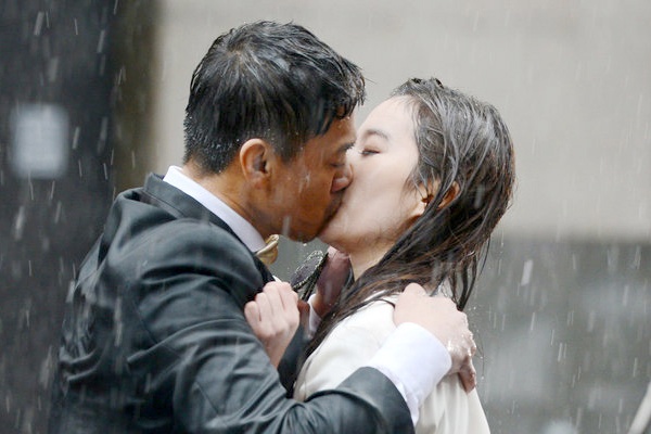 Luu Diec Phi cuon hut voi canh hon trong mua hinh anh