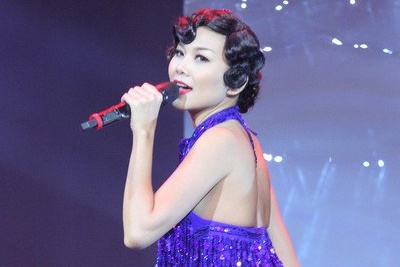 'Chan dai' Viet tan cong V-pop: Khoe giong hay khoe than? hinh anh