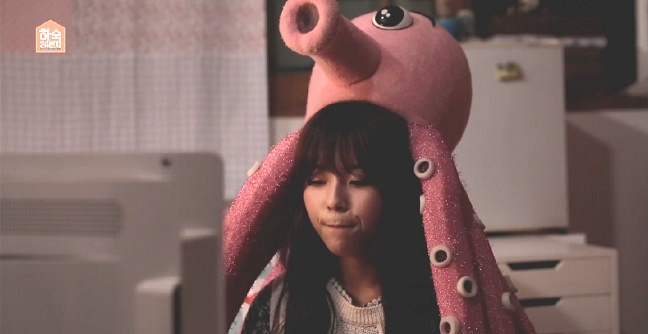 10 trang phuc Halloween an tuong lay cam hung tu phim Han hinh anh