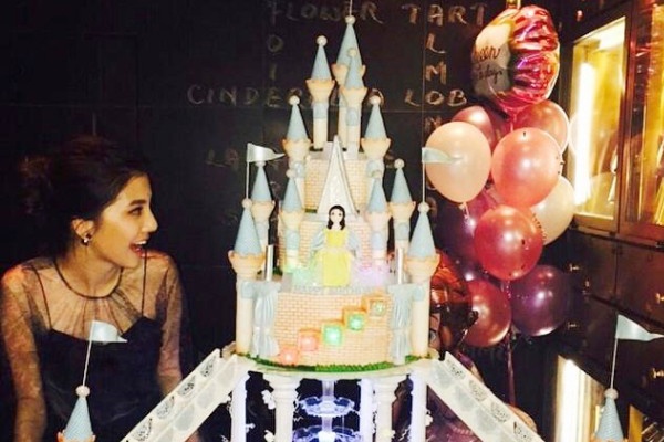 Lam Phong chi manh tay cho tiec sinh nhat ban gai 9X hinh anh