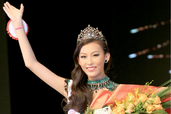 Hoa hau Hoan vu Trung Quoc bat ngo tra vuong mien hinh anh