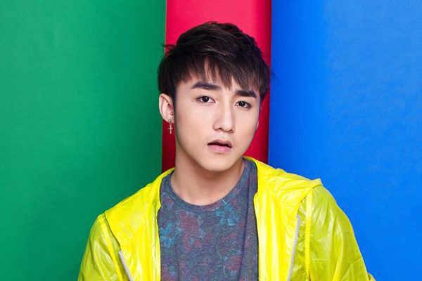 Hop dong doc quyen: Ai boc lot ai? hinh anh