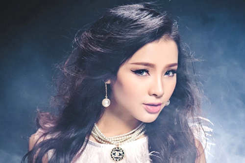 Phuong Trinh Jolie tung bi loi dung va boc lot suc lao dong hinh anh