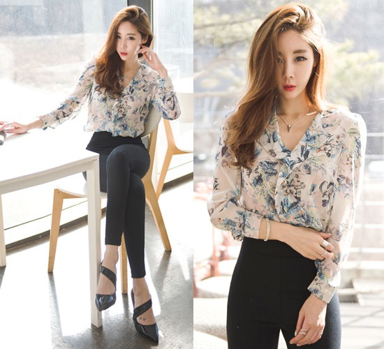 Trong những ngày nắng lên, áo sơ mi họa tiết chất liệu voan mềm mại, nhẹ nhàng sẽ giúp bạn khoe nét nữ tính và ngọt ngào. Khi kết thân với style áo nổi bật này, bạn  cần tiết chế ở trang phục và phụ kiện đi kèm để tạo cái nhìn cân đối. Tốt nhất, bạn nên chọn trang phục tông màu trung tính và phụ kiện thiết kế đơn giản. 