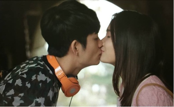 Bộ phim điện ảnh Ngày nảy ngày nay do Ngô Thanh Vân làm nhà sản xuất kiêm  đóng vai nữ chính đã thu hút rất đông khán giả đến rạp vào dịp cuối năm 2014,  đầu năm 2015.