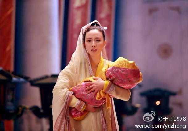 Anh Cô có ngoại hiệu là Thần Toán Tử. Bà không phải đại cao thủ nhưng cũng khá lợi hại với thân pháp nhanh nhẹn. Bà cố ép Nam Đế cứu con mình nhưng ông không cứu vì ghen.