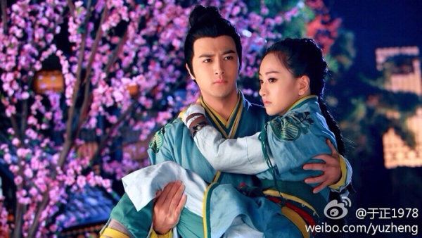 Trần Huyền Phong - Mai Siêu Phong (Anh hùng xạ điêu): Trần Huyền Phong và Mai Siêu Phong nguyên là hai đệ tử của Hoàng Dược Sư và có tình cảm với nhau. Do sợ sư phụ phát hiện, họ đã đánh cắp cuốn hạ Cửu âm chân kinh và trốn đi.