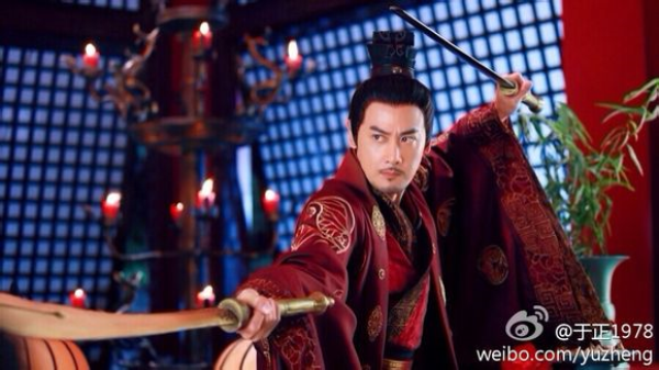 Về sau, Công Tôn Chỉ còn đang tâm giết cả con gái mình là Công Tôn Lục Ngạc. Cuối cùng hắn và Cầu Thiên Xích đánh nhau tới đồng quy ư tận. Công Tôn Chỉ có hai loại võ công cao cường là bế huyệt và kết hợp đao kiếm, còn Cầu Thiên Xích sau khi bị tàn phế luyện được khả năng phun hạt táo lợi hại. Bà cũng biết được yếu điểm của chồng là bị mất công phu bế huyệt khi nếm phải máu tanh.