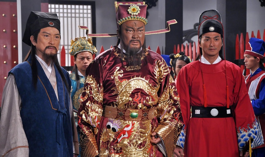 Kim Siêu Quần - Phạm Hồng Hiên - Hà Gia Kính (phim Bao Thanh Thiên): Với độ dài kỉ lục 236 tập nhưng Bao Thanh Thiên (1993) không hề làm cho khán giả cảm thấy chán. Đầu thập niên 90, bộ phim về vị quan thanh liêm đời Tống là “món ăn tinh thần” của hàng triệu khán giả Việt Nam mỗi ngày.