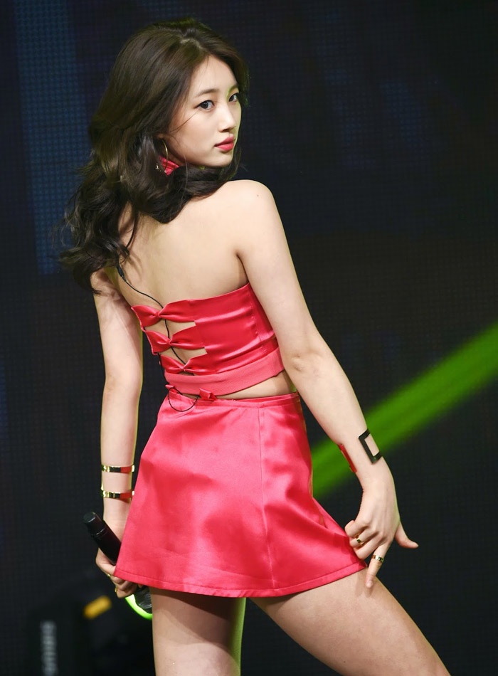 Suzy - em út kiêm visual của miss A - có khá nhiều nhược điểm như dễ béo, chân to, răng thỏ và trán ngắn.