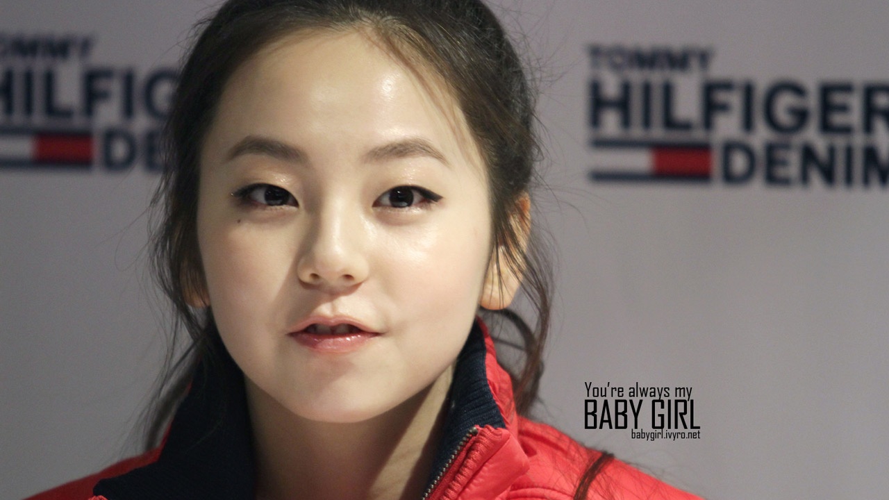 hee từng tâm sự rằng cô cảm thấy tự ti khi gò má quá cao và gương mặt béo tròn.