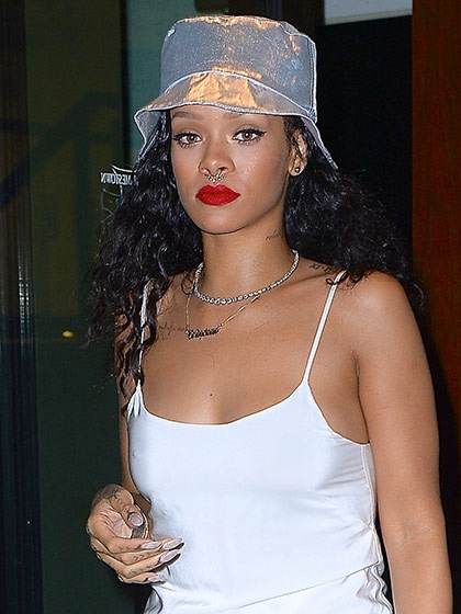 Khuyên mũi đã trở nên lỗi mốt