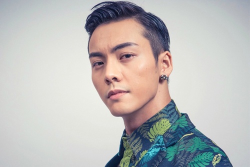 My nam Hoa ngu thanh lich voi do vest hinh anh