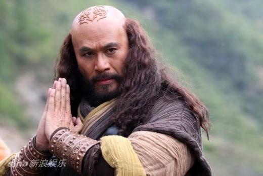 Kim Mao Su Vuong Ta Ton: Nuoc mat cho su tu toc vang hinh anh