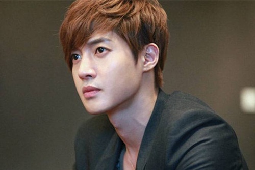 Kim Hyun Joong tra 600 trieu won cho ban gai vi say thai hinh anh