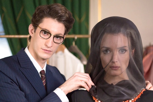 Nguoi cach mang hoa trang phuc nu gioi hinh anh