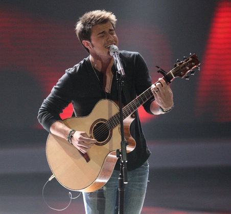 Heartless - Kris Allen hinh anh