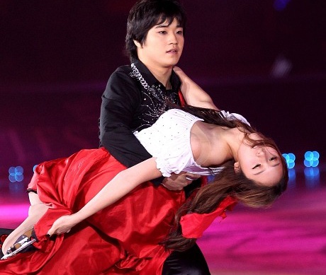 Krystal ngat trong Kiss & Cry hinh anh