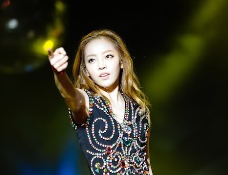 Goo Hara (KARA) ngat khi dang bieu dien hinh anh