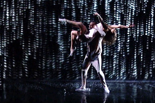 Man nhan voi phan trinh dien do hoa, vu dao o Got Talent My hinh anh