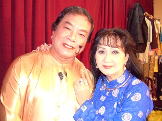 NS Thanh Tú và Trang Bích Liễu trong vở Giấc mộng đêm xuân