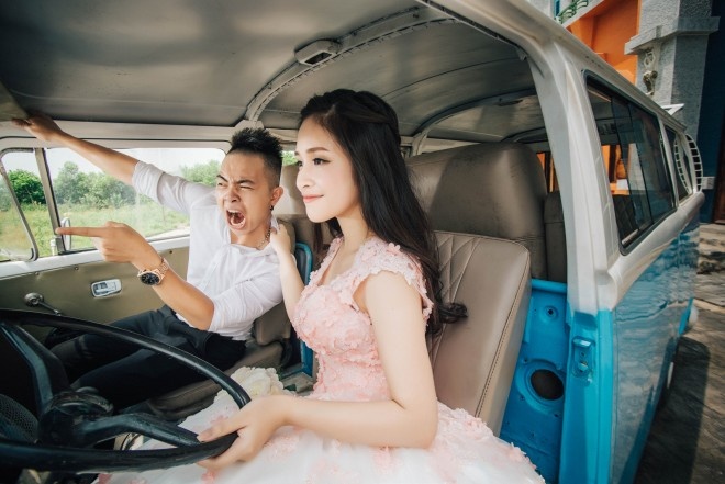 Phuc Bo suyt khong cuoi duoc vo dep hinh anh