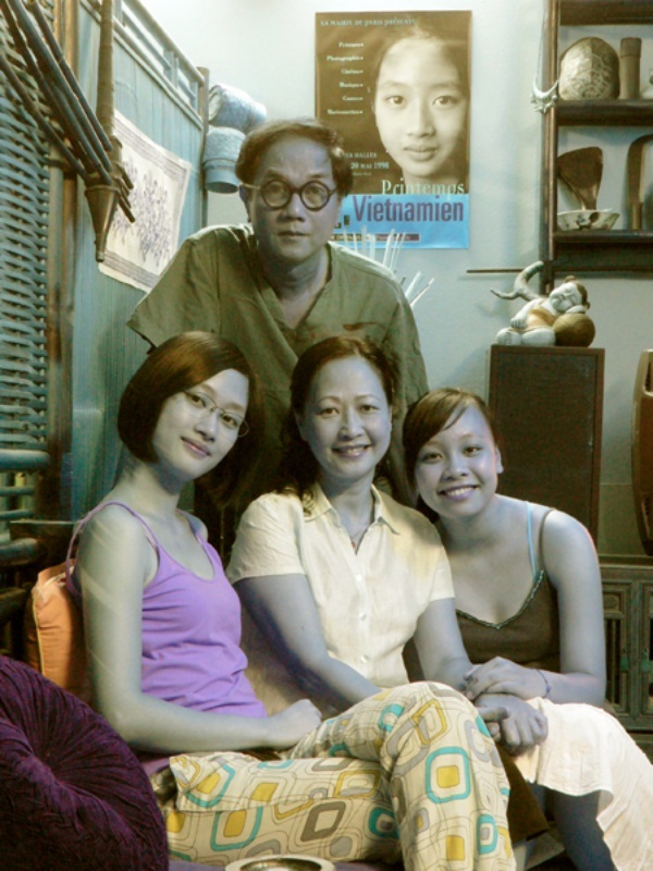 Như Quỳnh bên gia đình nhỏ