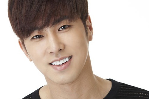 Yunho (TVXQ) xac nhan ngay nhap ngu hinh anh