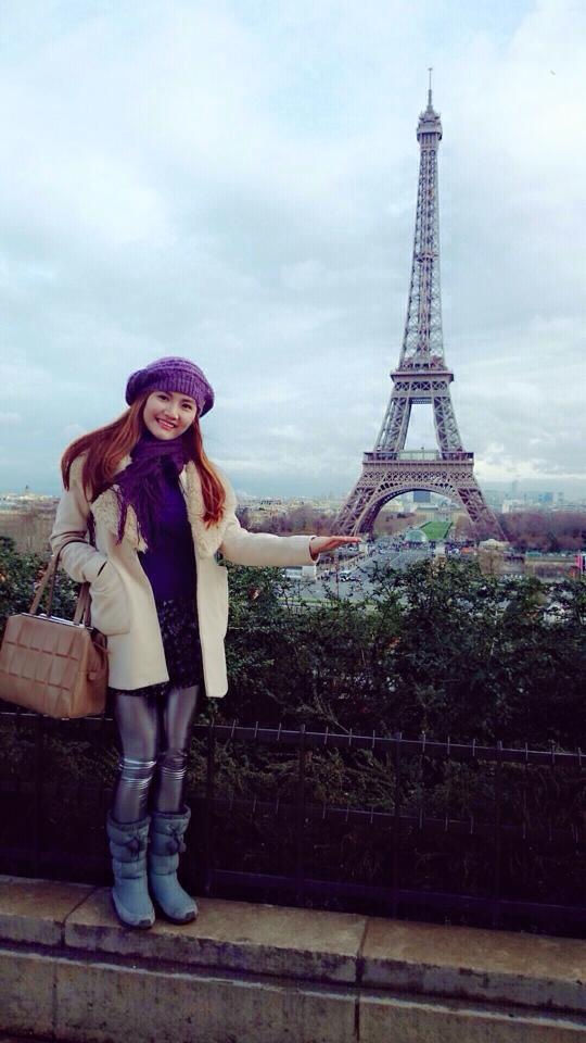 Quá bận rộn nên Anh Thúy và Bảo Huy không kịp chụp album ảnh cưới. Trước lễ hôn lễ đúng một ngày, cặp đôi chỉ kịp đến studio chụp gấp 1 tấm ảnh để trưng bày trong đám cưới. Anh Thúy tiết lộ, sắp tới vợ chồng cô sẽ chụp một bộ ảnh tại biển Phan Thiết để làm kỷ niệm.